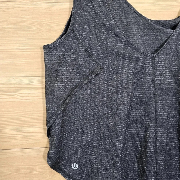 Lululemon Seek The Heat Tank Top Tank ONLY Gray Stripe Women's Size 8/10? - Picture 7 of 8